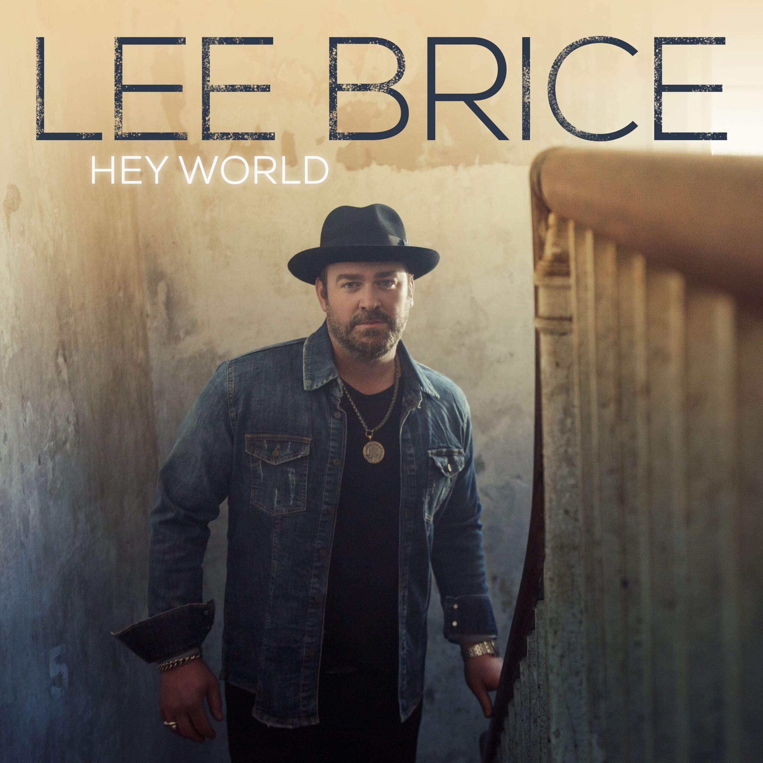 Lee Brice veröffentlicht sein neuestes Album Hey World – jetzt erhältlich
